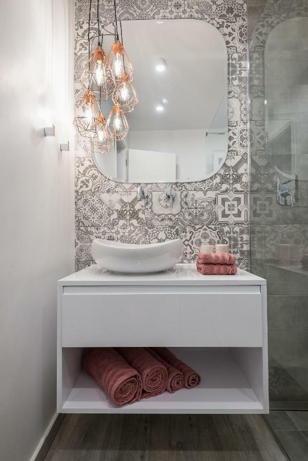 "Sunbow Earth"- Boutique New Apt In Dowtown Афины Экстерьер фото