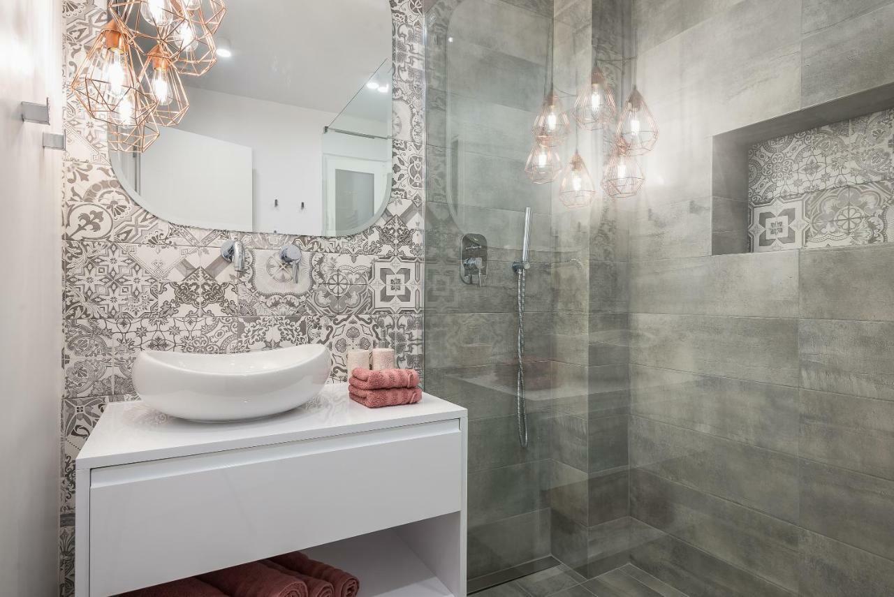 "Sunbow Earth"- Boutique New Apt In Dowtown Афины Экстерьер фото